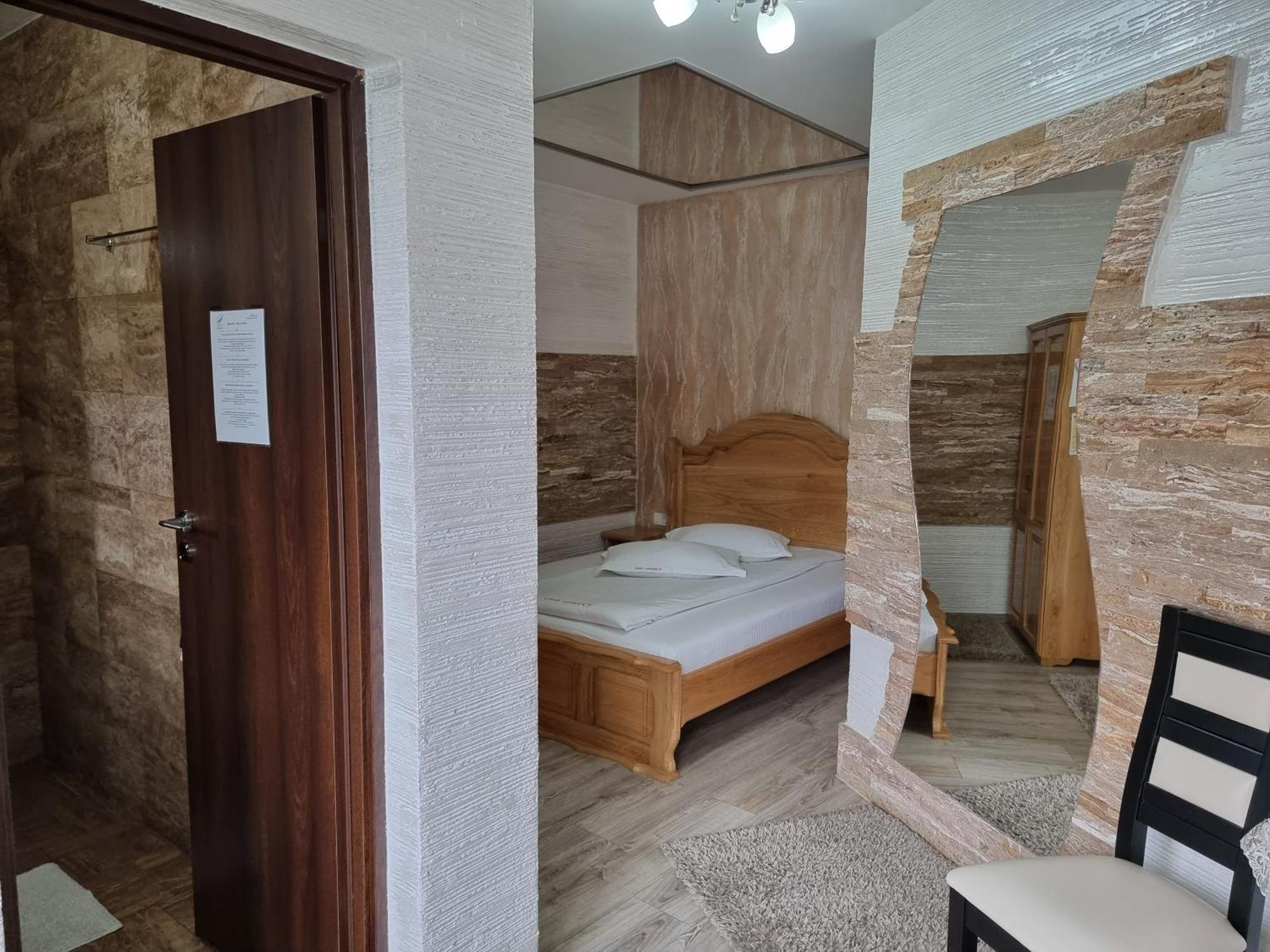 Casa Lipianu Hotel Târgu Jiu Room photo