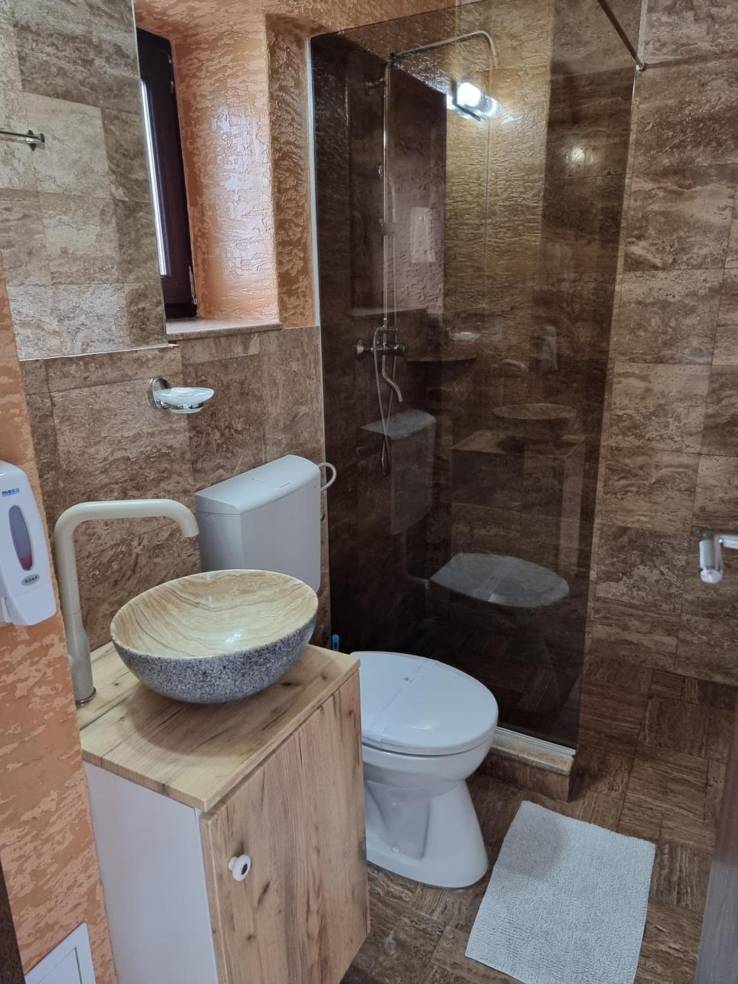 Casa Lipianu Hotel Târgu Jiu Room photo