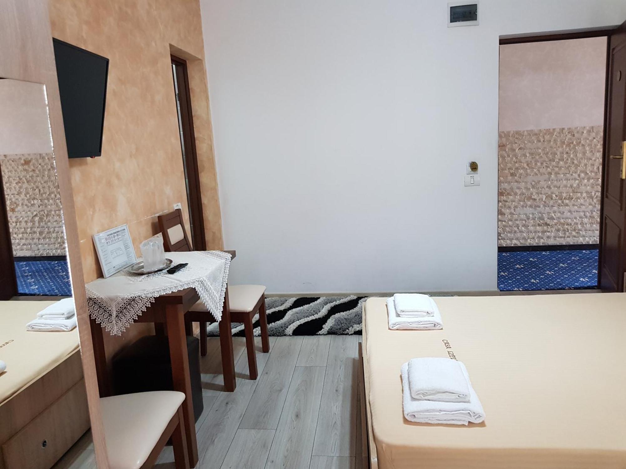 Casa Lipianu Hotel Târgu Jiu Room photo